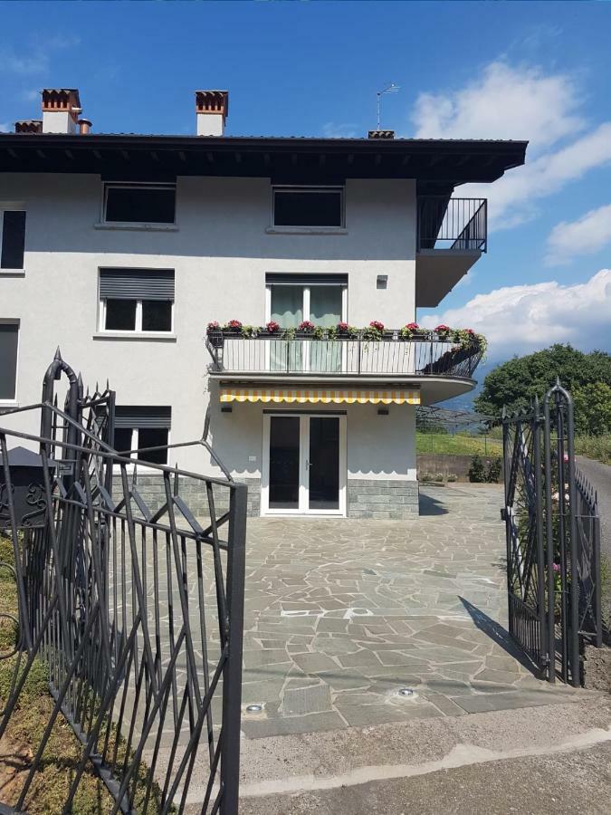 Willa Ml House Costa Volpino Zewnętrze zdjęcie